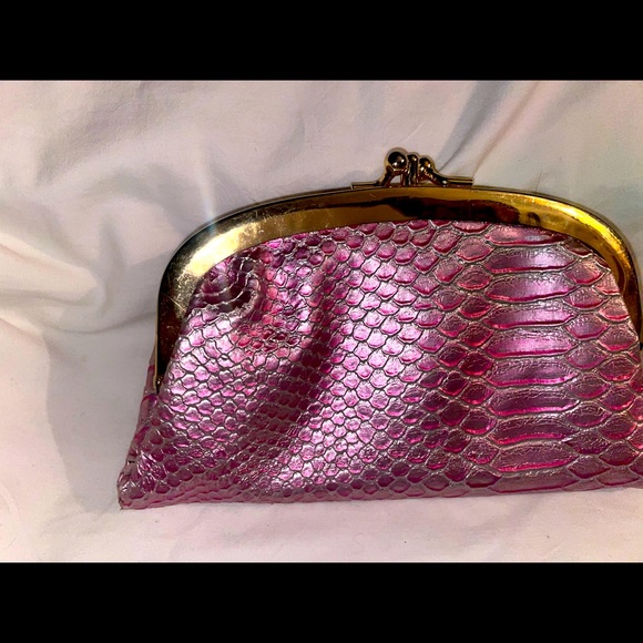 Deux Lux Pink Metallic Fold Over Clutch With Snap Closure.. New - Picture 12 of 15